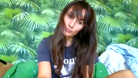 Snapshot of lizalish chatting on 10.20.25 Liza online show from 10.20.25