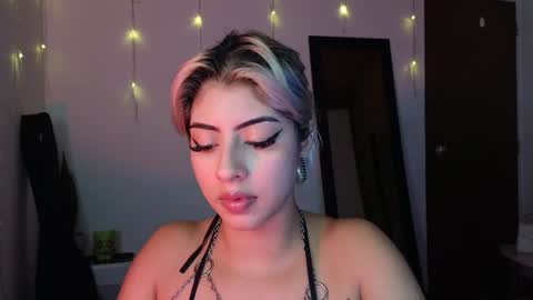 Snapshot of lizambarr chatting on 02.04.25 Lizeth online show from 02.04.25