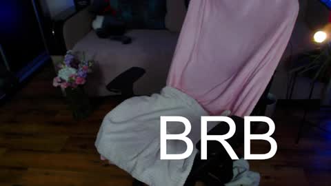 LIzaSwan online show from 02.19.25