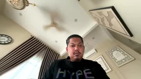 Snapshot of lizawati chatting on 10.11.25 amysolo30 online show from 10.11.25