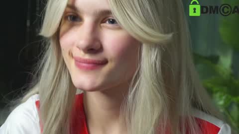 Snapshot of lizbethcoll chatting on 01.10.25 Sunnheart online show from 01.10.25