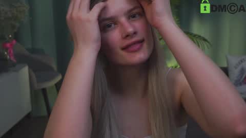 Snapshot of lizbethcoll chatting on 02.22.25 Sunnheart online show from 02.22.25