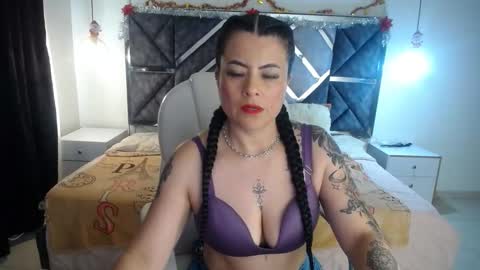 Snapshot of lizha_milf chatting on 01.06.25 Lizha  online show from 01.06.25