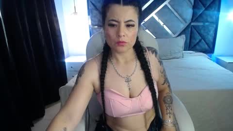 Snapshot of lizha_milf chatting on 01.13.25 Lizha  online show from 01.13.25