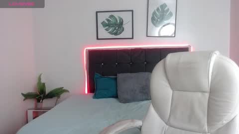 Snapshot of lizha_milf chatting on 01.16.25 Lizha  online show from 01.16.25