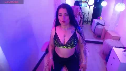 Snapshot of lizha_milf chatting on 02.06.25 Lizha  online show from 02.06.25