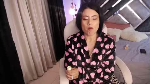 Snapshot of lizha_milf chatting on 02.12.25 Lizha  online show from 02.12.25