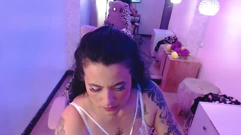 Snapshot of lizha_milf chatting on 02.24.25 Lizha  online show from 02.24.25