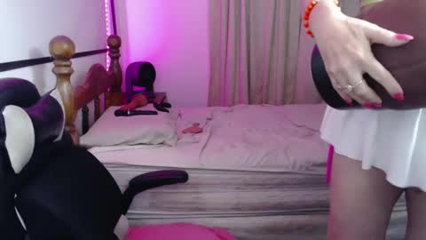 Snapshot of lizicherystrawbery chatting on 02.06.25 Lizi Chery Strawbery online show from 02.06.25