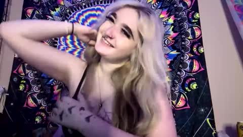 Lizz  online show from 02.24.25