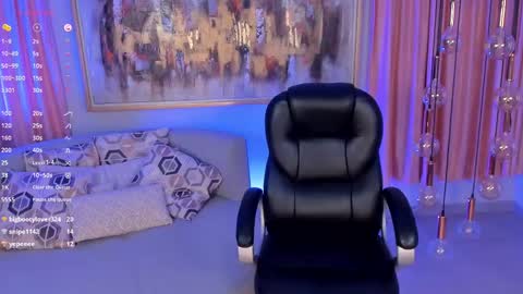 Lizzi  online show from 02.13.25