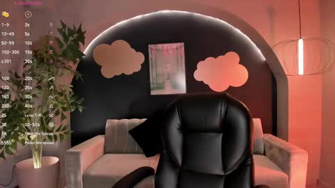 Lizzi  online show from 02.20.25