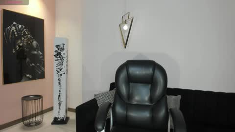 Lizzi  online show from 02.23.26