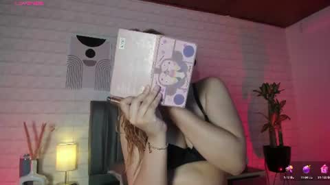 Snapshot of lizzie_evans chatting on 07.18.26 Lizzie online show from 07.18.26