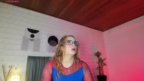 Snapshot of lizzie_evans chatting on 07.23.26 Lizzie online show from 07.23.26