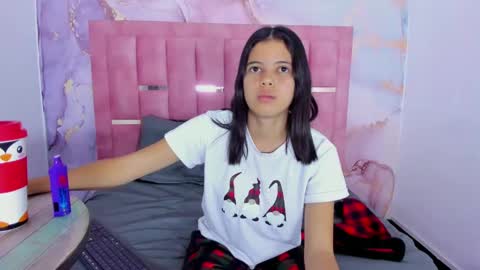 Snapshot of lizzmartin chatting on 12.07.24 Sweet Lizz online show from 12.07.24