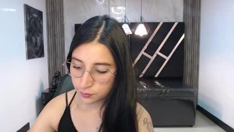 Snapshot of lizzyluk_ch chatting on 01.18.26 Lizzy SCHEDULE BROADCASTING Monday-Saturday 11am4pm Colombia online show from 01.18.26