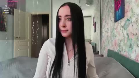 Snapshot of lizzymoore_ chatting on 03.17.26 Lizzy 3 online show from 03.17.26