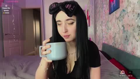 Snapshot of lizzymoore_ chatting on 03.18.26 Lizzy 3 online show from 03.18.26