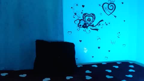 Elizabeth but call me Lizz  online show from 02.13.25