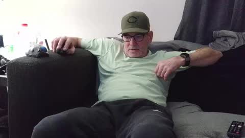 Snapshot of lngdickdaddy chatting on 03.30.26 LongDick Daddy online show from 03.30.26