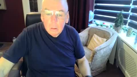 Snapshot of loebet chatting on 12.18.24 Loebet online show from 12.18.24