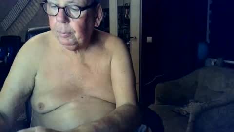 Snapshot of loebet chatting on 11.07.25 Loebet online show from 11.07.25