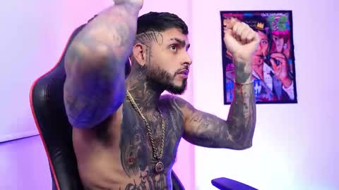 logan_hugh8 online show from 12.21.25