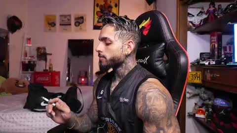 logan_hugh8 online show from 05.15.26