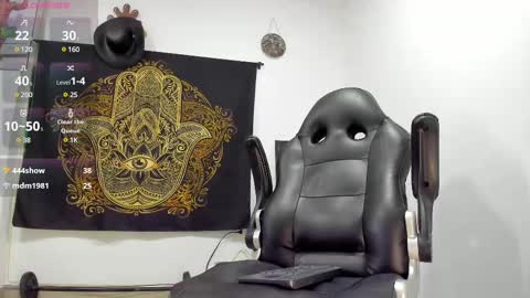 Snapshot of logan_whitters01 chatting on 03.08.25 LOGAN WHITTERS online show from 03.08.25