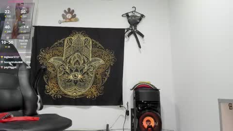 Snapshot of logan_whitters01 chatting on 10.31.25 LOGAN WHITTERS online show from 10.31.25