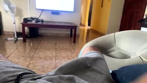 Snapshot of logandaimond chatting on 11.23.25 logandaimond online show from 11.23.25