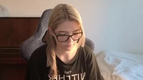 Snapshot of logandrive chatting on 04.02.26 Logan and Katana online show from 04.02.26