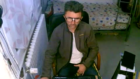 Snapshot of lokoum39 chatting on 10.16.25 lokoum39 online show from 10.16.25