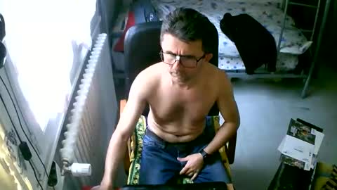 Snapshot of lokoum39 chatting on 10.22.25 lokoum39 online show from 10.22.25