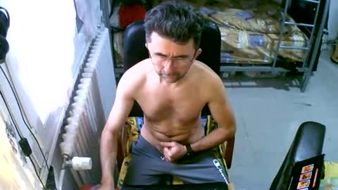 Snapshot of lokoum39 chatting on 12.23.25 lokoum39 online show from 12.23.25