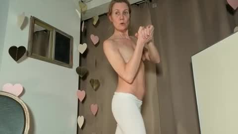 lola_belgium online show from 03.04.26