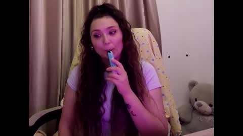 Snapshot of lola_creolla chatting on 05.27.26 lola online show from 05.27.26