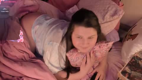 Snapshot of lola_flower_ chatting on 02.12.25 Sofiya online show from 02.12.25