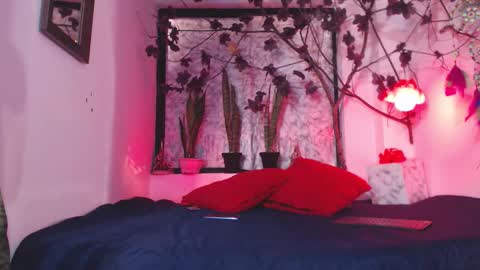 Snapshot of lola_foox chatting on 12.04.25 lola_foox online show from 12.04.25