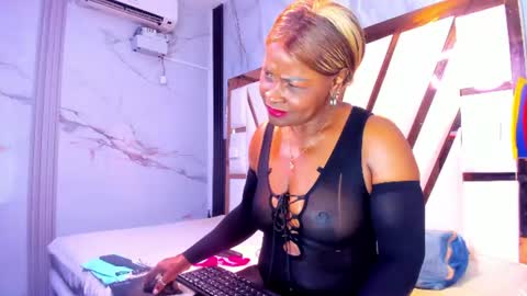 Snapshot of lola_hornei chatting on 07.18.26 Lola online show from 07.18.26