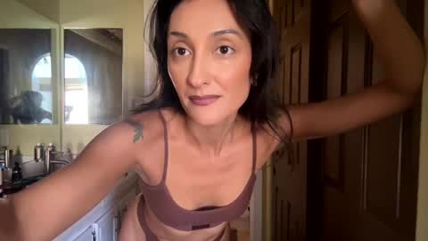 Snapshot of lola_la_lita chatting on 10.02.25 lola_la_lita online show from 10.02.25