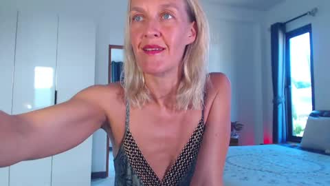Lola online show from 04.09.26