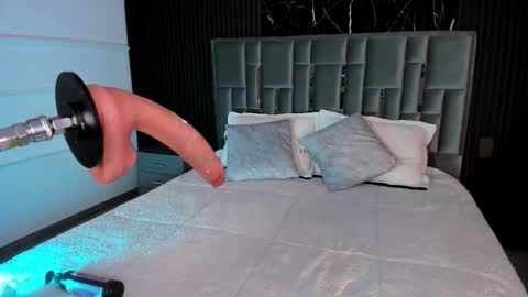 Lola Angel online show from 02.10.26