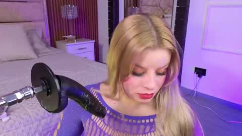 Snapshot of lolaangellx chatting on 05.28.26 Lola Angel online show from 05.28.26