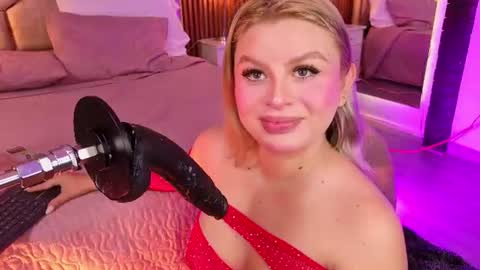 Snapshot of lolaangellx chatting on 06.15.26 Lola Angel online show from 06.15.26