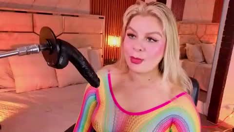 Snapshot of lolaangellx chatting on 07.23.26 Lola Angel online show from 07.23.26