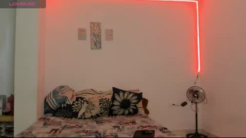 Snapshot of lolacute69 chatting on 06.30.26 Lola help me get to 100 thumbs online show from 06.30.26