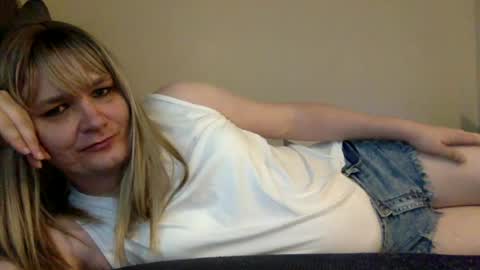 Snapshot of lolaherehi chatting on 06.13.26 LolaJackson online show from 06.13.26