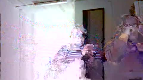 Snapshot of lolahueso chatting on 02.11.25 LOLA HUESO y ERIC online show from 02.11.25